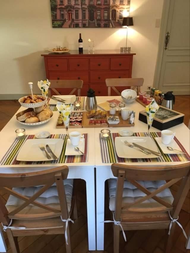 Bed and Breakfast De Gelaarsde Kat Ypern Exterior foto